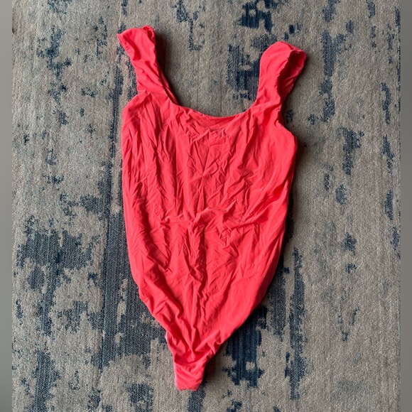 Smoothiez by Aerie Coral Bodysuit Medium - Picture 2 of 7